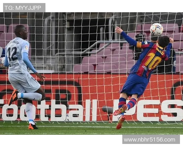 巴伦西亚与巴萨精彩对决全场录像回放及精彩瞬间分析