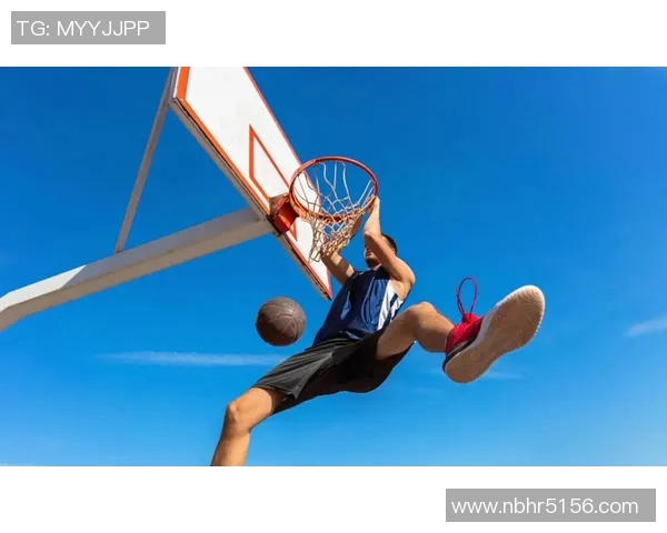 布鲁克洛佩斯：从篮下巨人到全能球员的华丽转身与职业生涯回顾